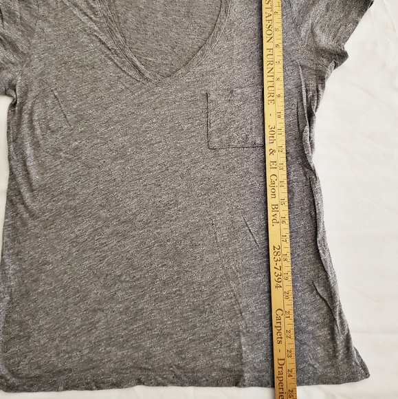 ‼SOLD‼ Madewell Whisper V-neck pocket Tee Gray - Picture 10 of 11